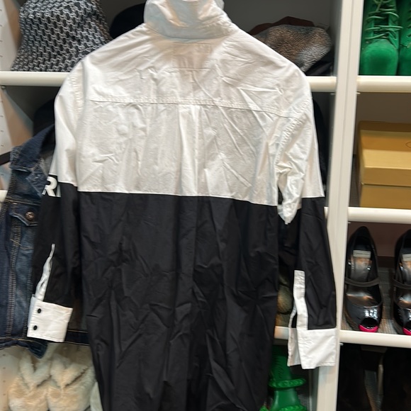 2022 KARL LAGERFELD Paris Limited Edition Button Down Blouse. Size S. - Picture 9 of 10